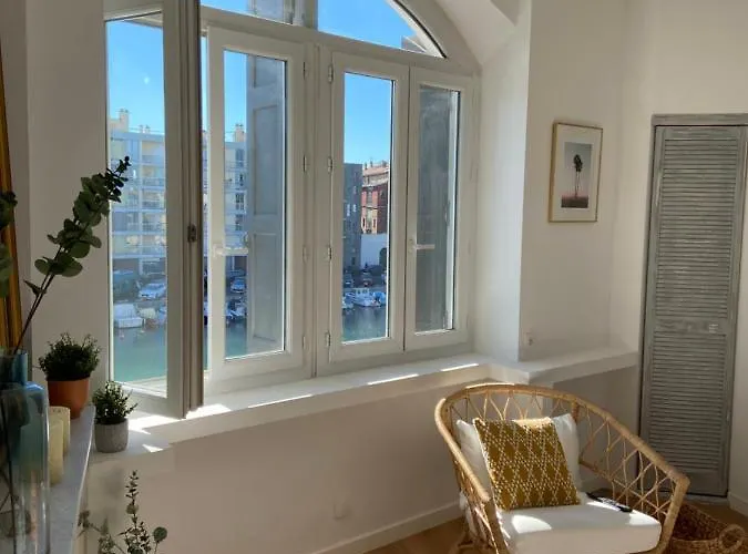 Le Carnet De Et Sa Vue Sur Le Canal Διαμέρισμα *