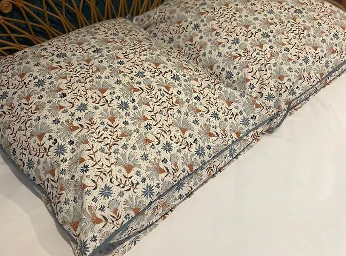 Le Carnet De Et Sa Vue Sur Le Canal Σετ